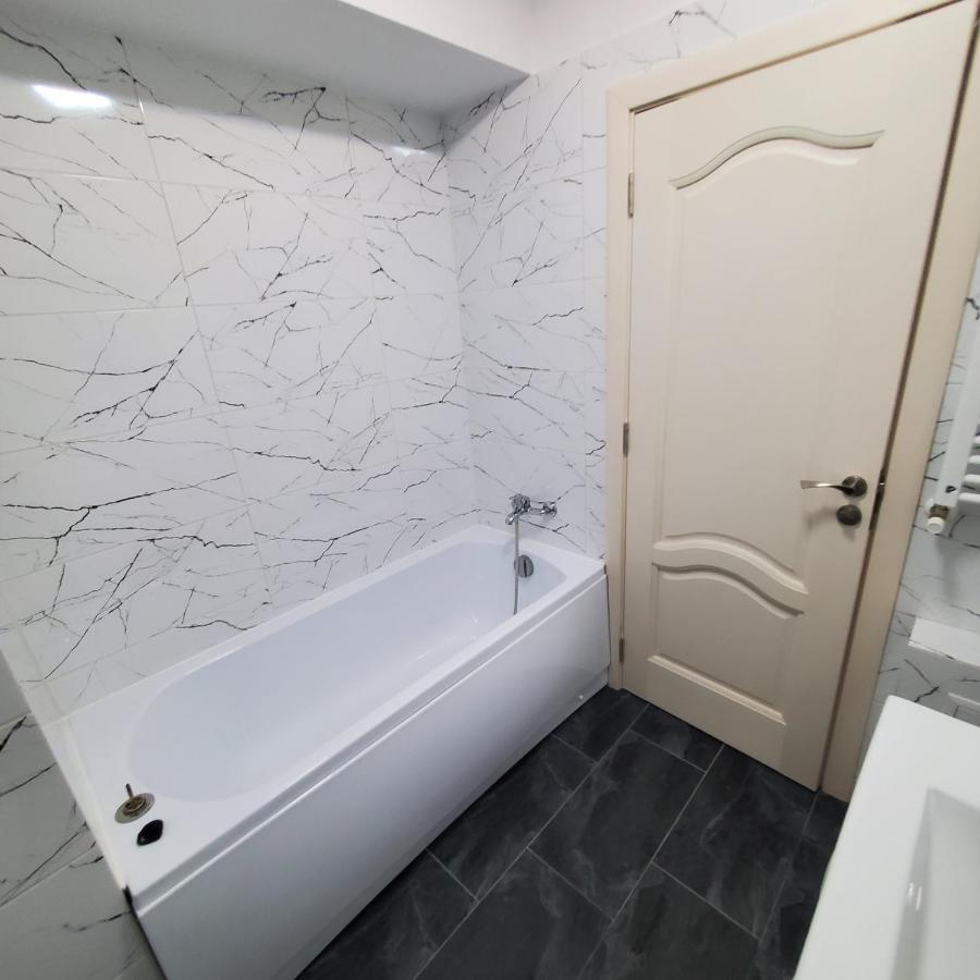 Luxury Apartament Bacovia Bacău Eksteriør billede